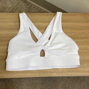 Fabletics White Oasis Twist Medium Impact Sports Bra